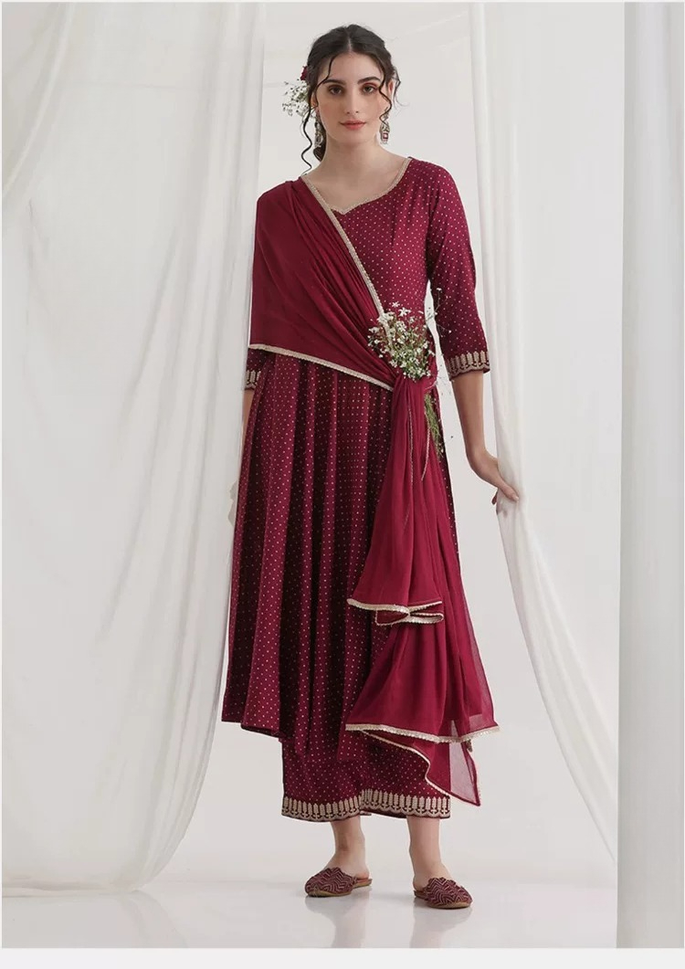 Women Maroon Ethnic Kurta Set  - огляд і ціна Summer Clothing Pakistan